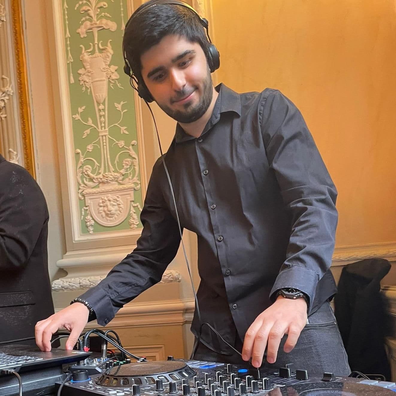 Dj Gary
